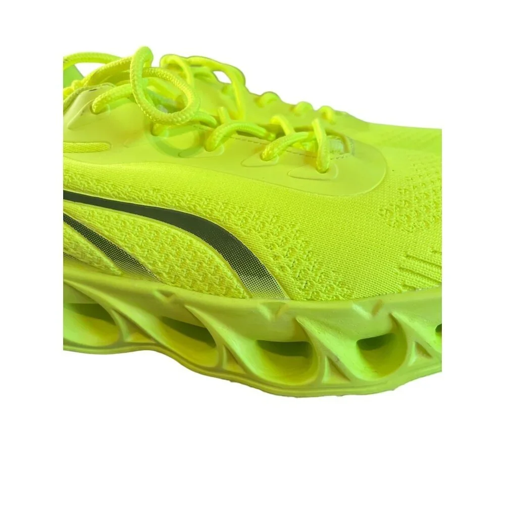 Retro‎ Neon Running Sneaker Active Sporty Fire Cloud 45 Lace Up Retro Funky Bold